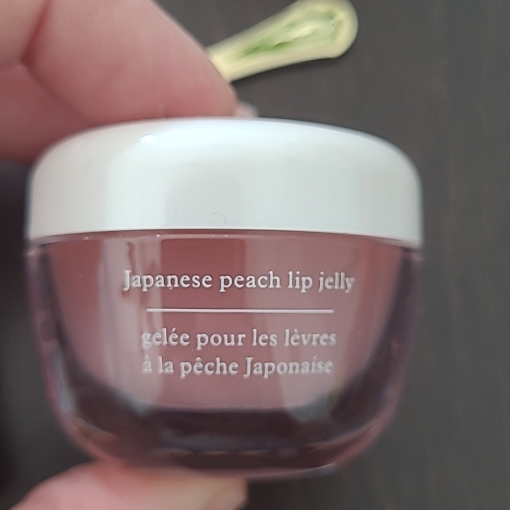 NIB Tatcha Kissu Lip Mask Japanese Peach Lip Jelly 9 g (0.32 oz) - Picture 4 of 11